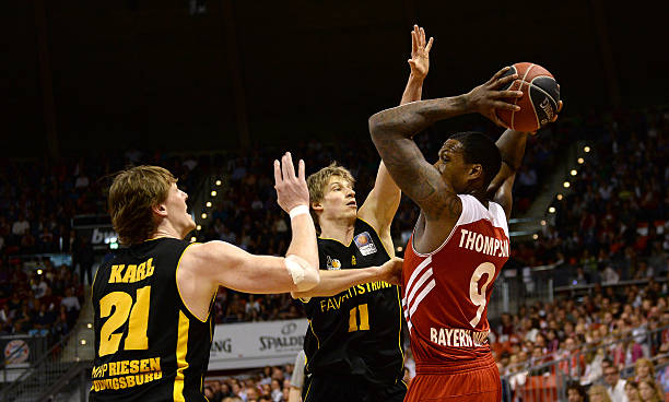 直面球门的 直面球门的