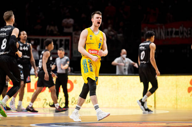 决定英超豪 决定英超豪