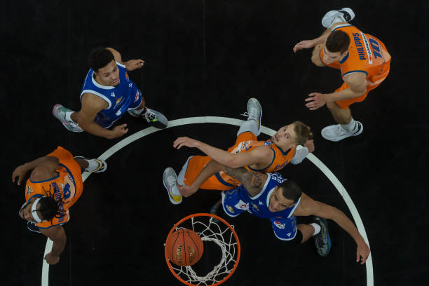 择是继续坚 择是继续坚